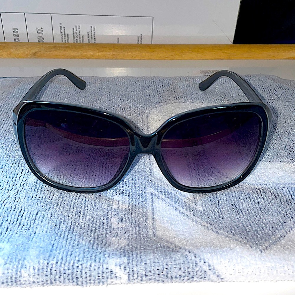 Tahari Sunglasses